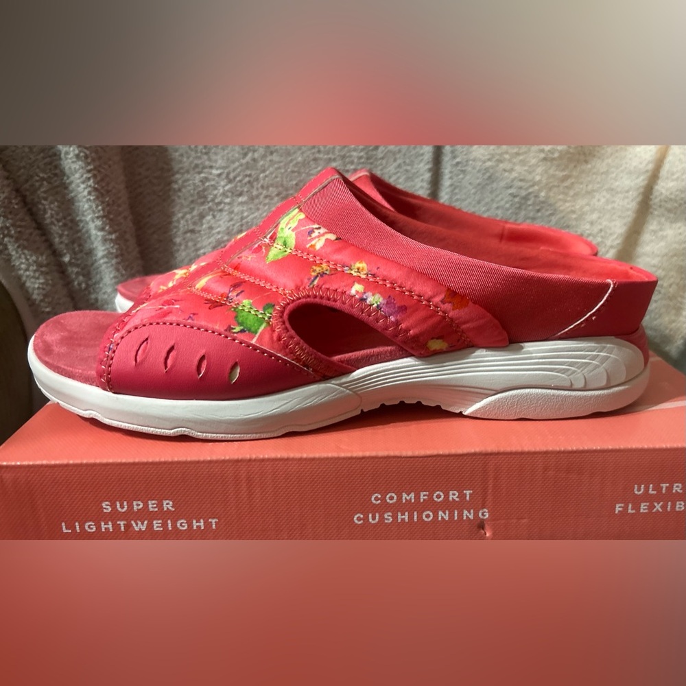 NEW (in box) EASY SPIRIT “Tracie2” Slip On Sandal Clog Pink Floral Size 8